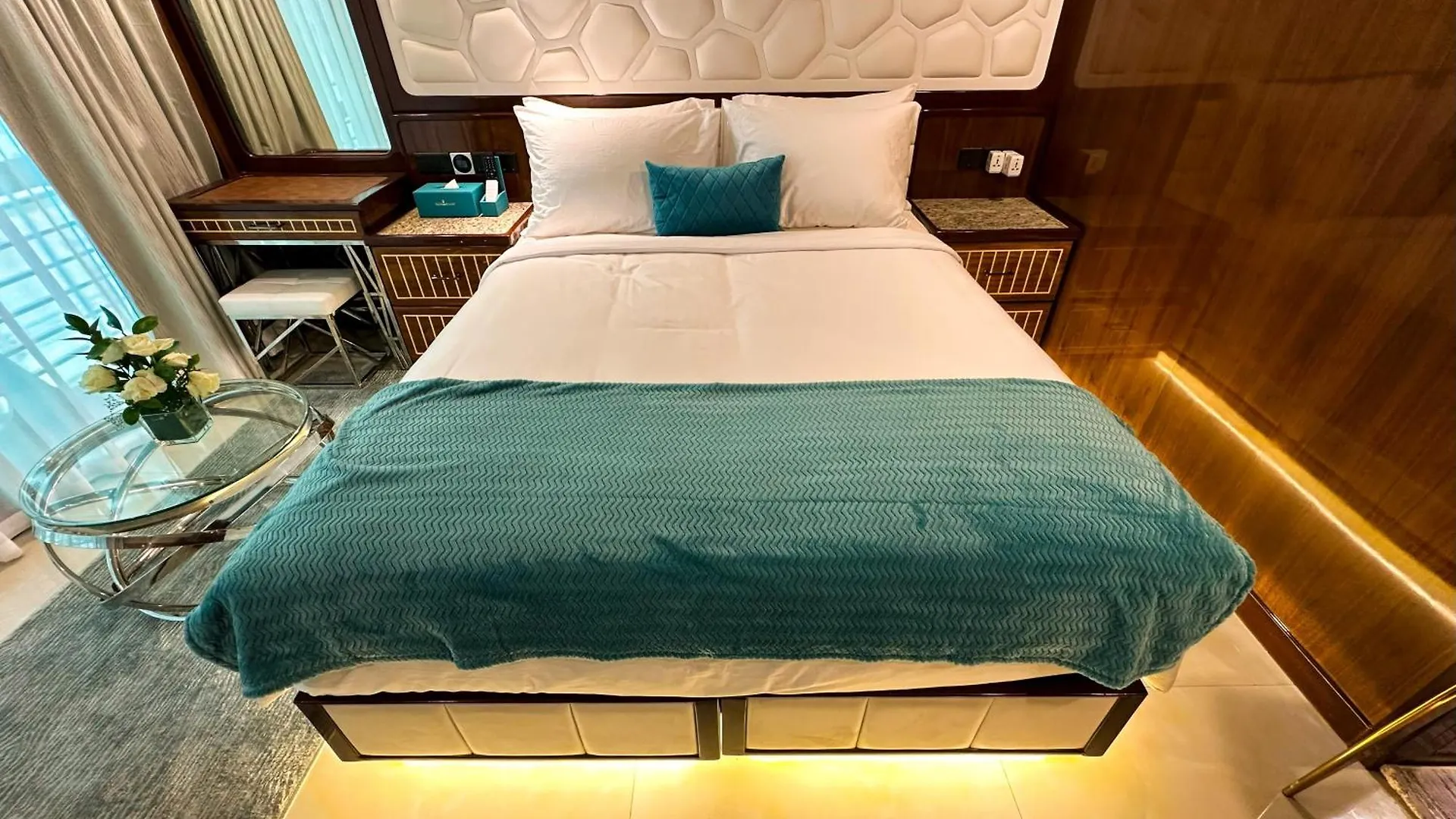 Overnight Super Yacht - Orchid Абу-Даби Ботель