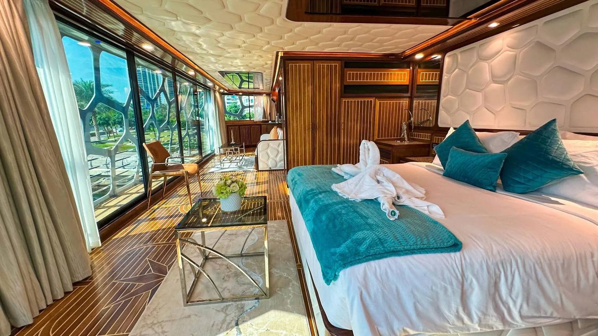 Botel Overnight Super Yacht - Orchid Abu Dhabi