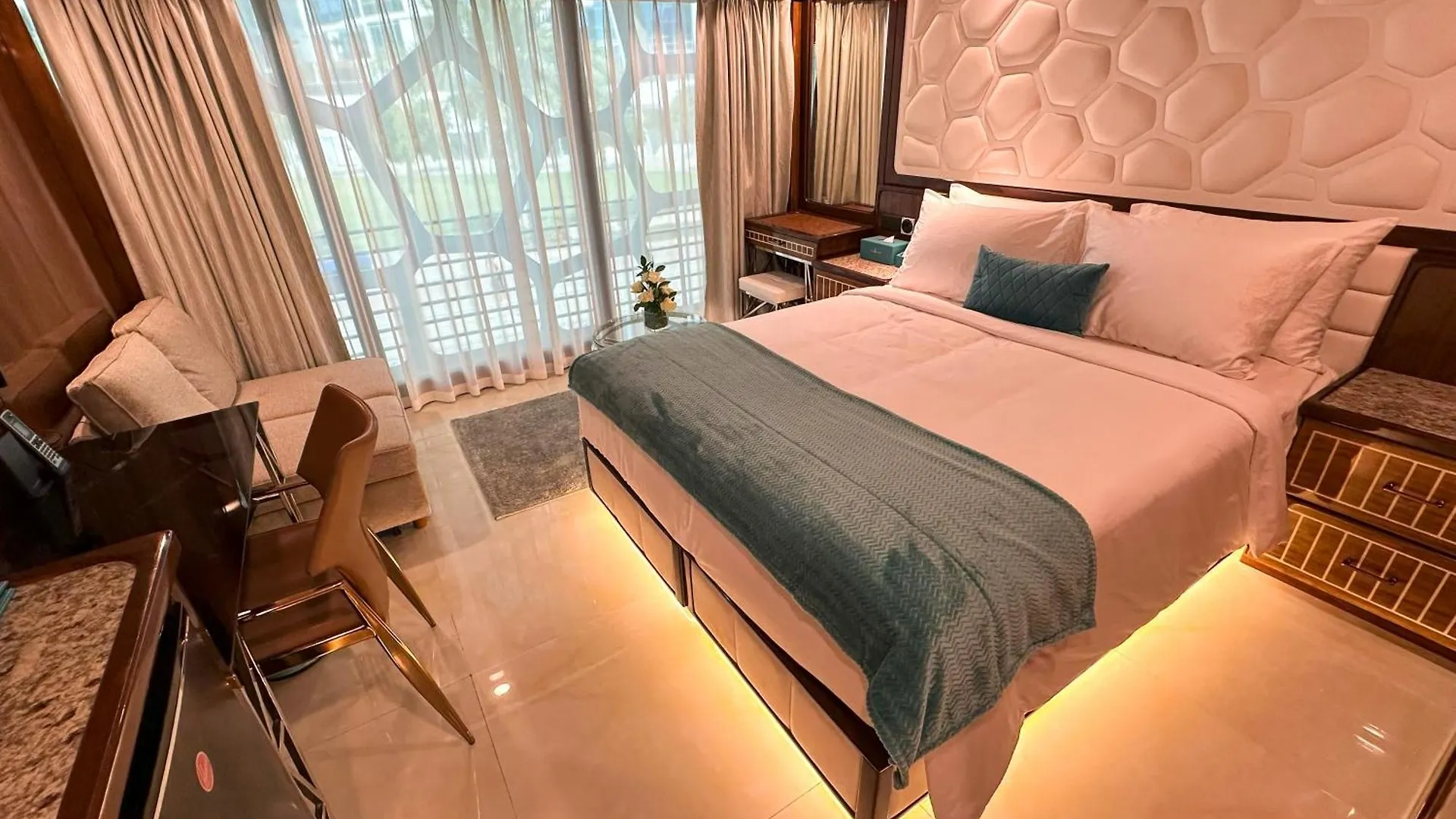 Overnight Super Yacht - Orchid Abu Dhabi Botel