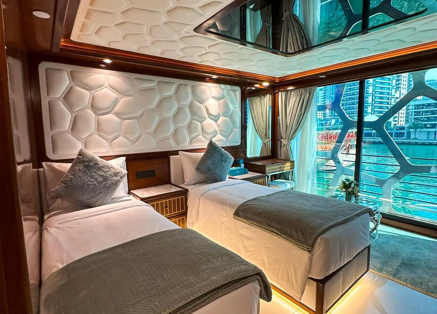 Botel Overnight Super Yacht - Orchid Abu Dhabi